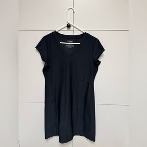 L.L. Bean Black Short Sleeve Women's Dress. Size L.